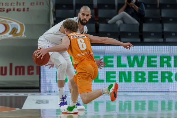 严峻的竞争 严峻的竞争